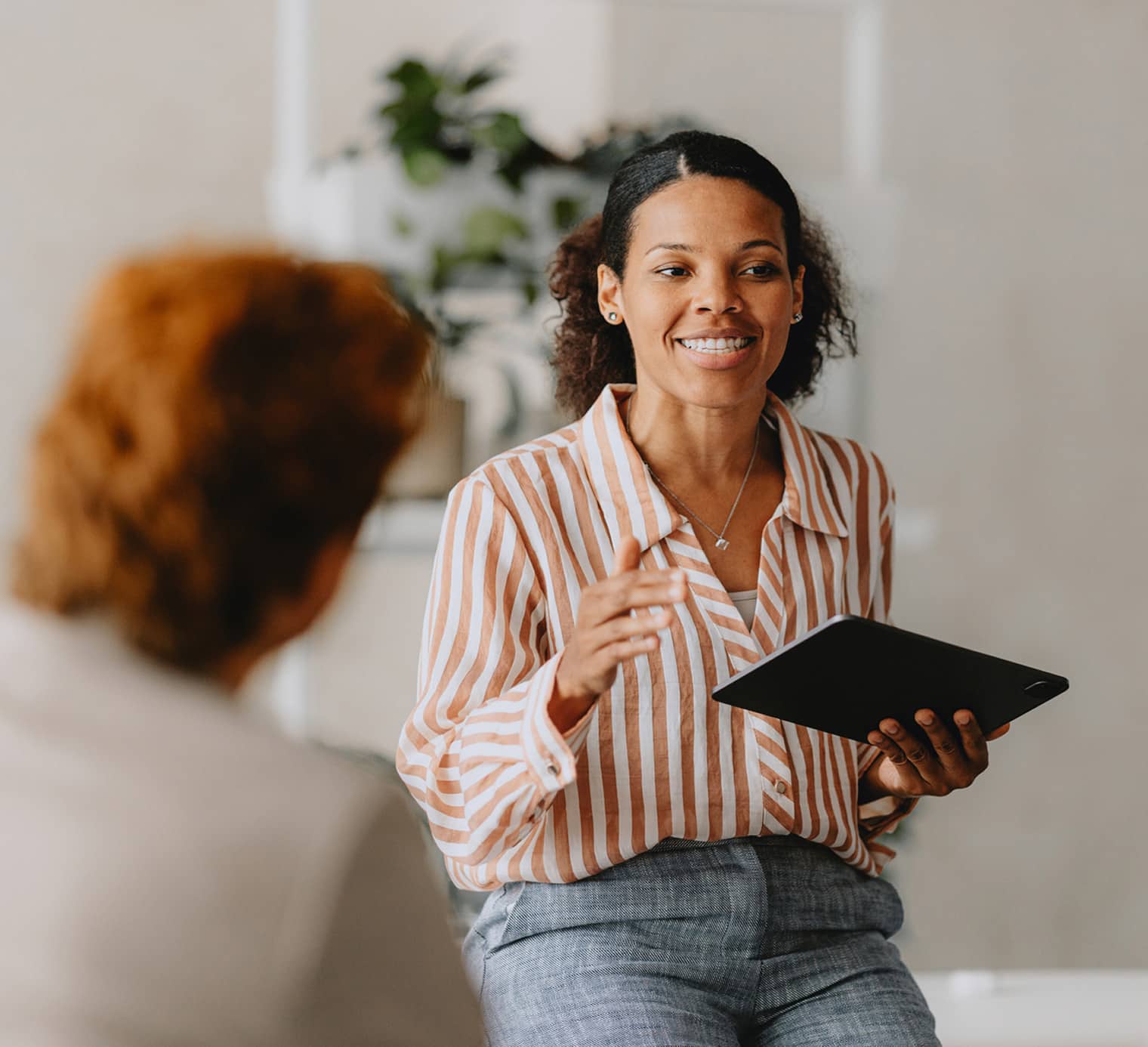Échange en entreprise lors d’une présentation de formation